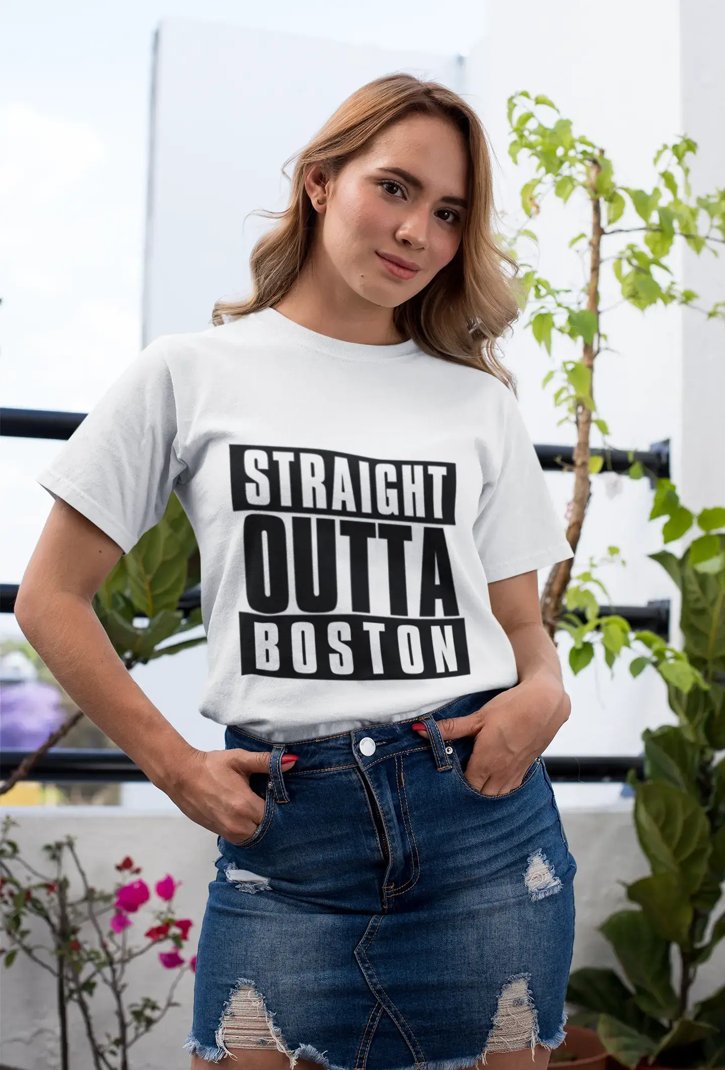 T-shirt à manches courtes et col rond pour femme Straight Outta Boston, 100 % coton, disponible en tailles XS, S, M, L, Xl. 00026
