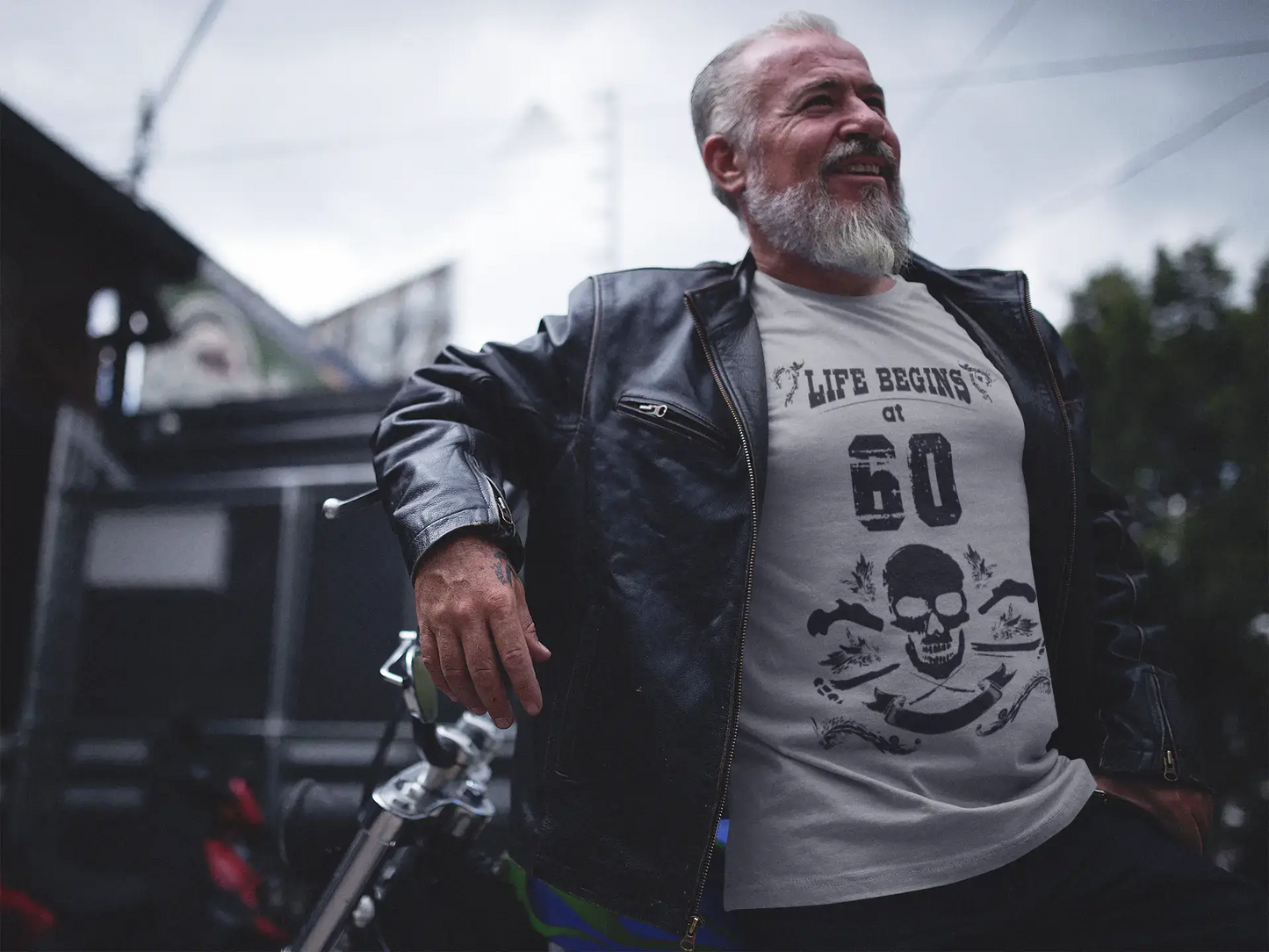 La vie commence à 60 ans T-shirt Homme Gris Cadeau d'anniversaire Col Rond 00450