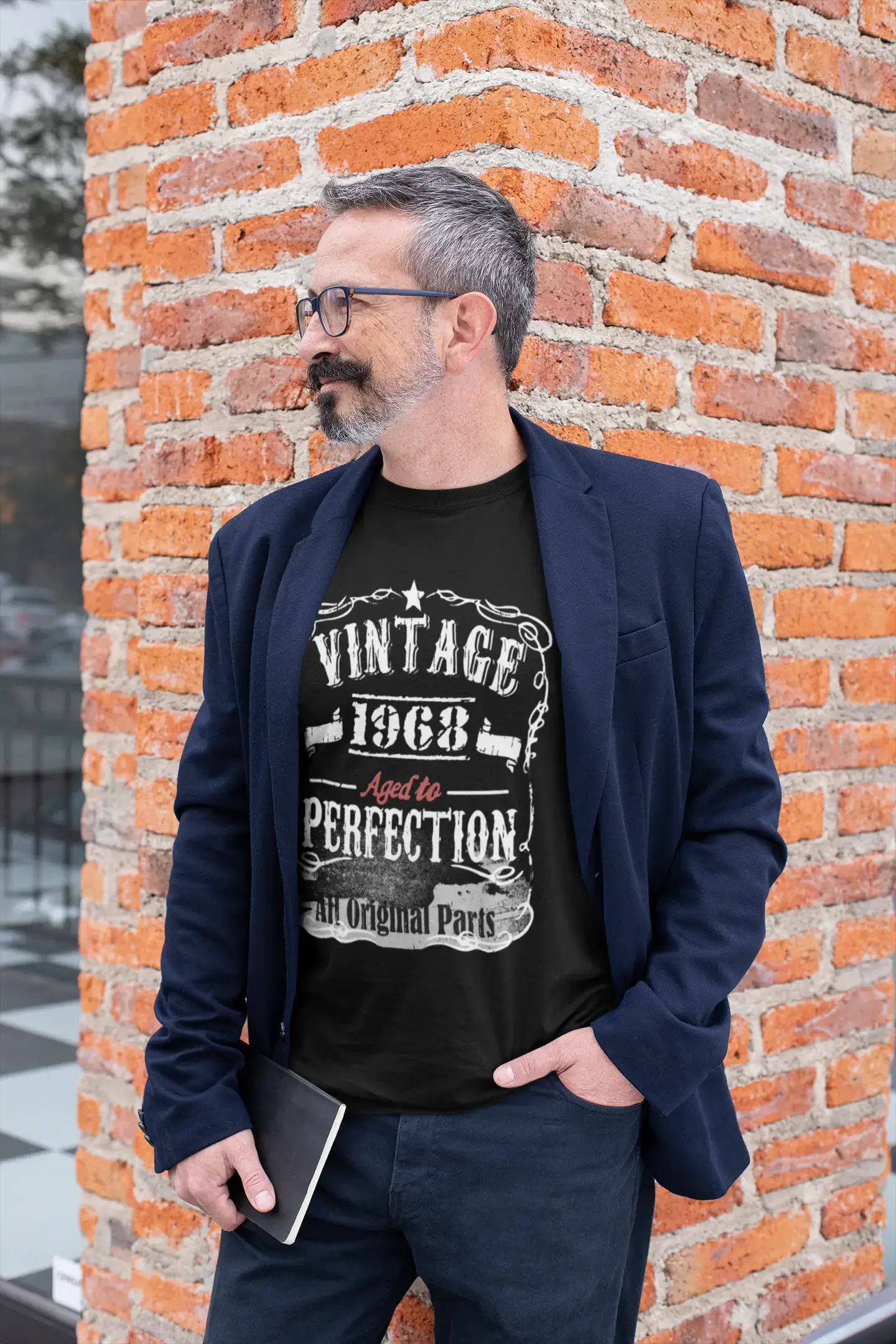 1968 Vintage Aged to Perfection Men's T-shirt Black Birthday Gift 00490