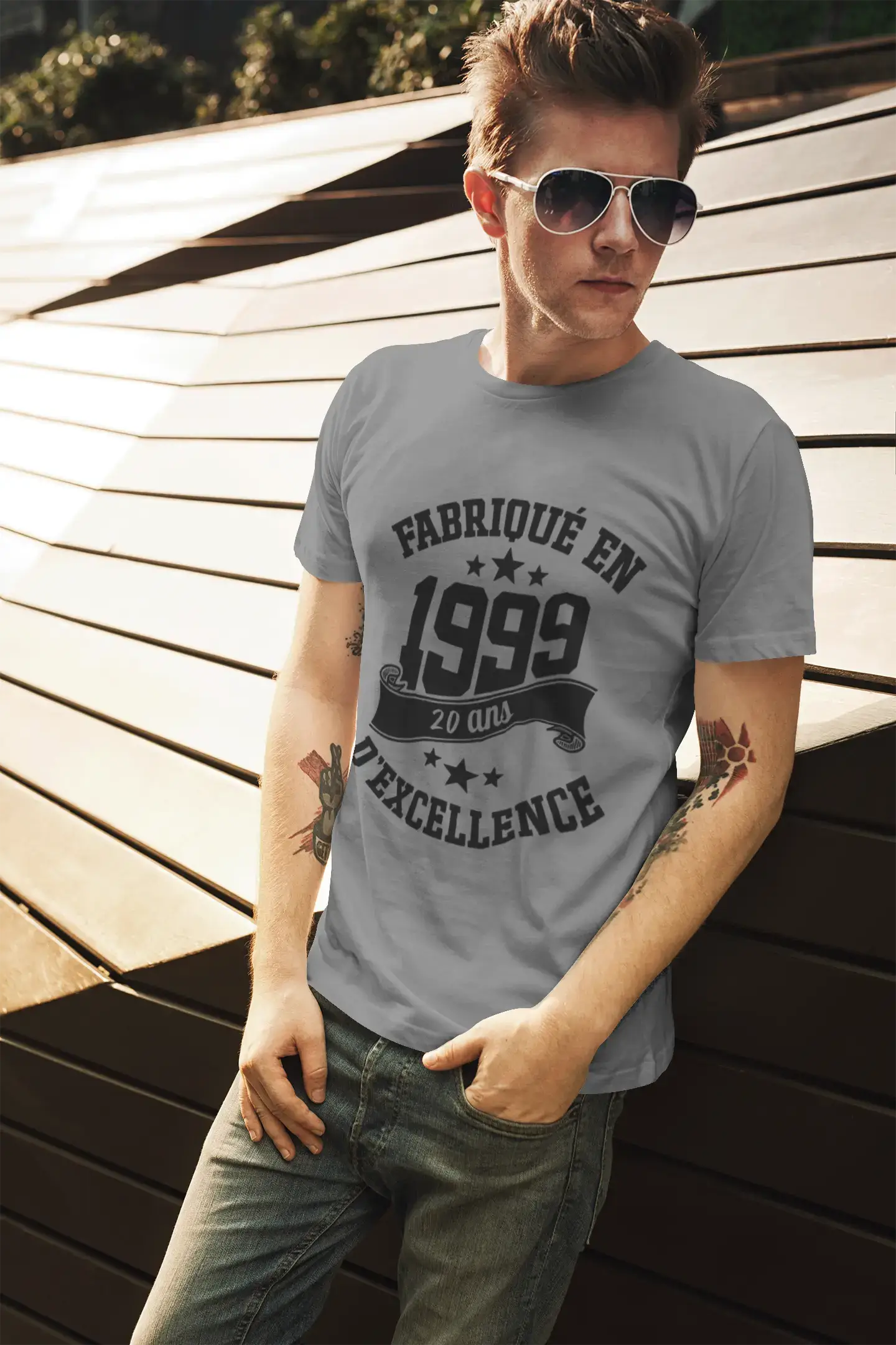 Ultrabasic - Fabriqué en 1999, 20 Ans d'être Génial Unisex T-Shirt