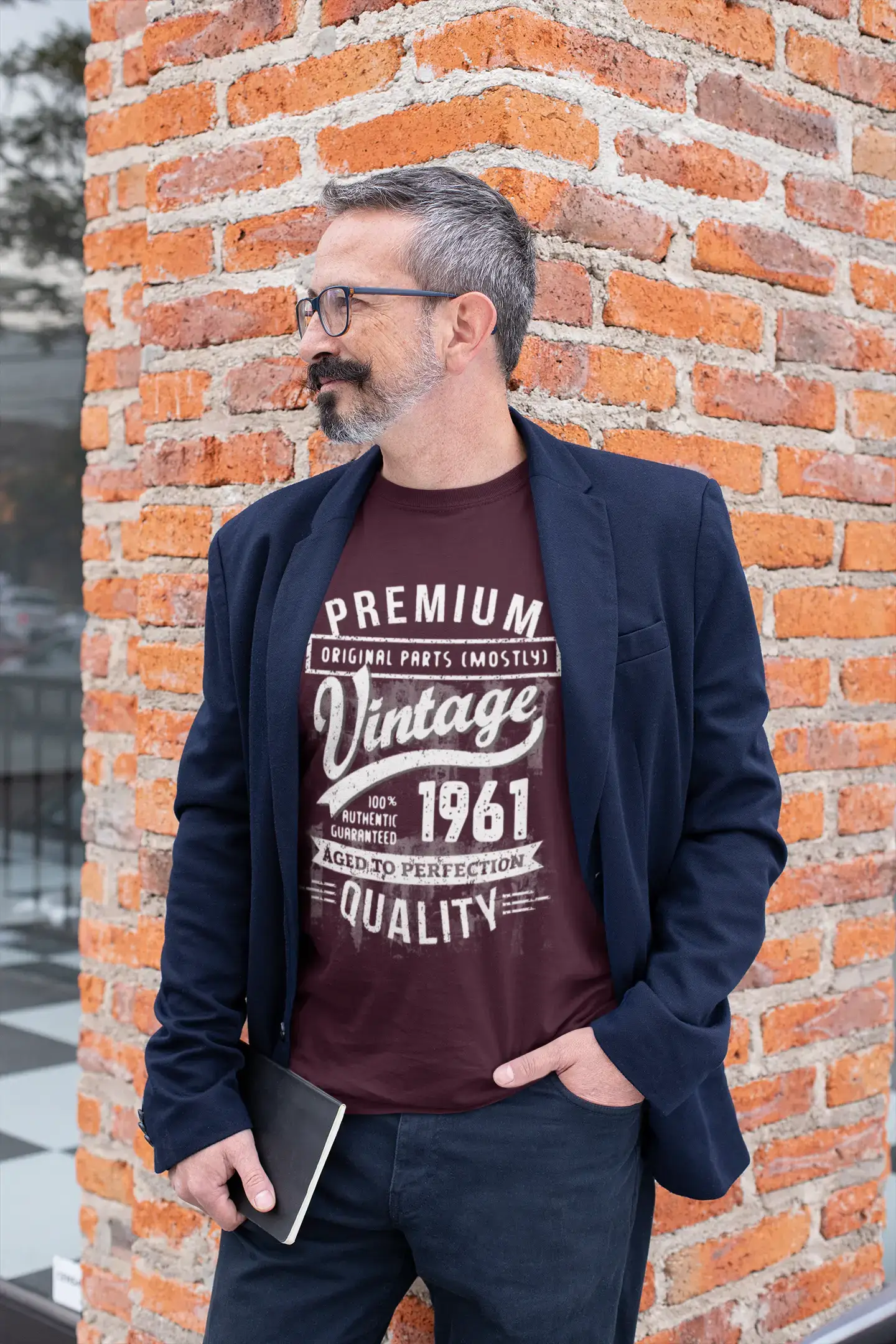 ULTRABASIC - Graphic Men's 1961 Aged to Perfection Birthday Gift T-Shirt