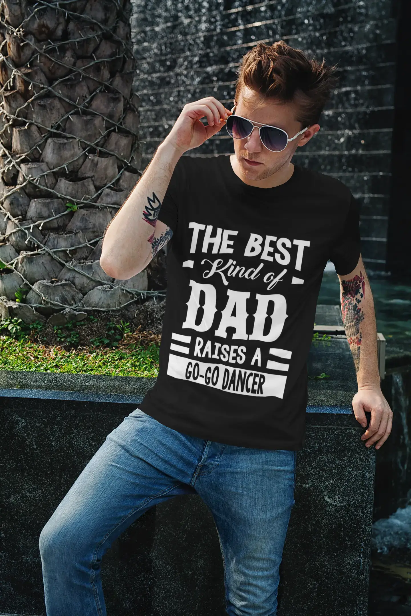 ULTRABASIC Men's Graphic T-Shirt Dad Raises a Go-Go Dancer