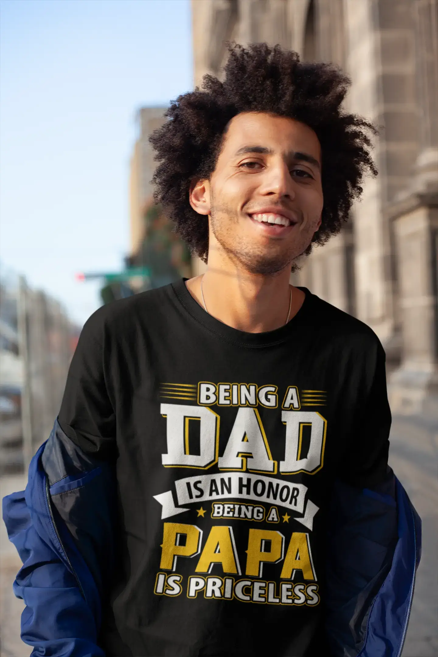 ULTRABASIC Men's T-Shirt Being a Papa is Priceless - Funny Dad Tee Shirt