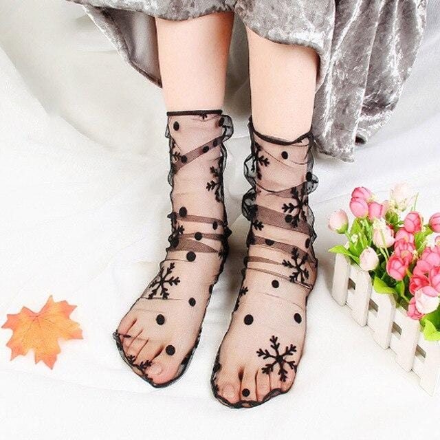 Vente Sexy rétro dentelle florale maille femmes fille chaussettes élastique 2018 été mode dame Transparent chaussettes courtes