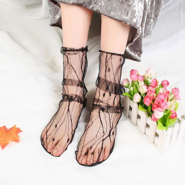 Vente Sexy rétro dentelle florale maille femmes fille chaussettes élastique 2018 été mode dame Transparent chaussettes courtes