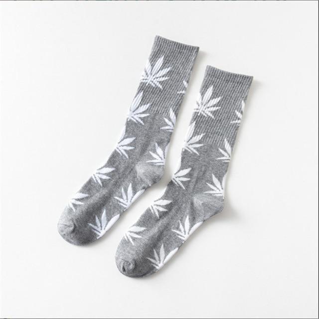 Moda Mulaya chaussettes drôles femmes confortable haute qualité coton heureux feuille de chanvre érable décontracté longue mauvaise équipage chaussette robe Harajuku