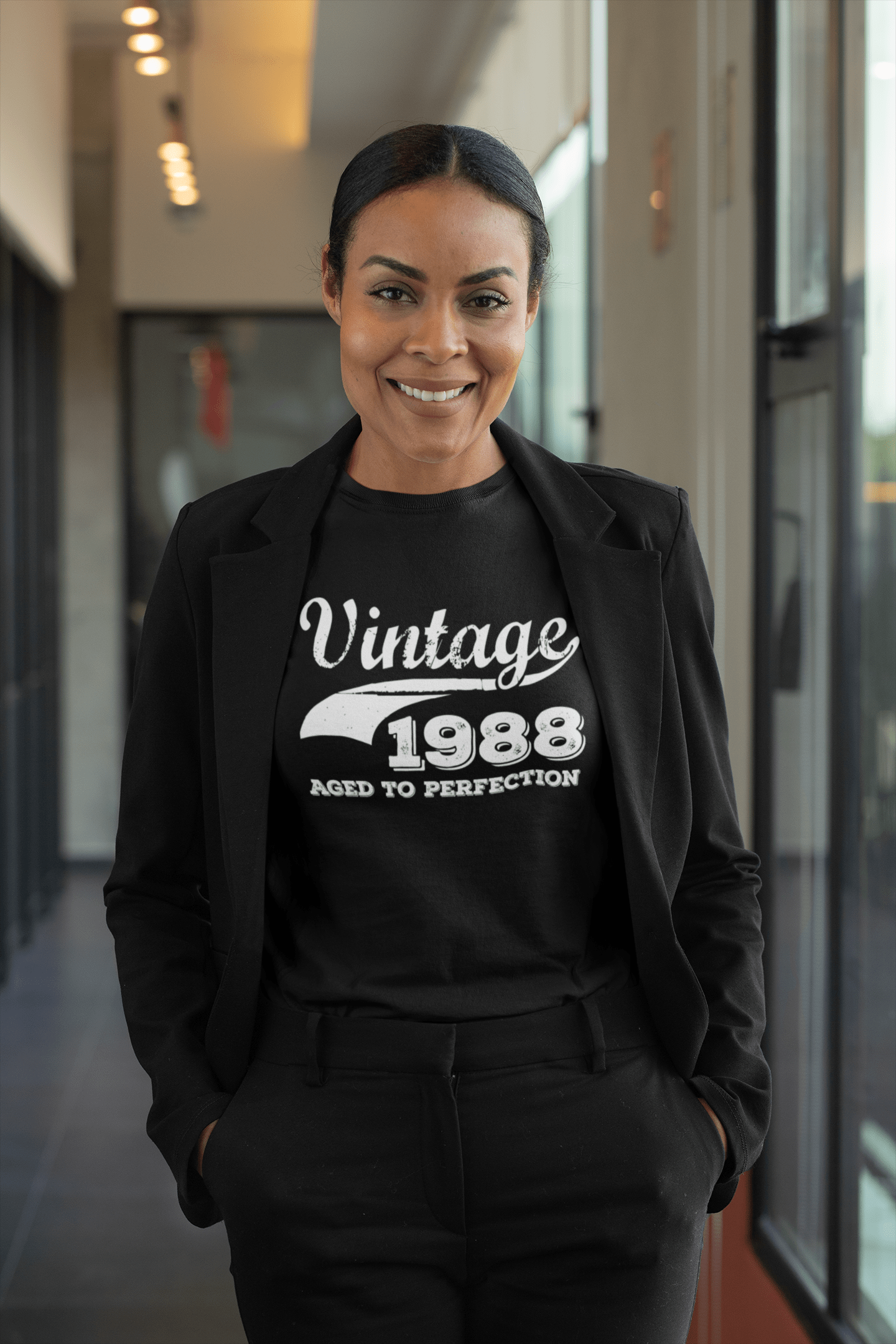 Vintage Aged to Perfection 1988, Noir, T-shirt à manches courtes et col rond pour femmes, t-shirt cadeau 00345