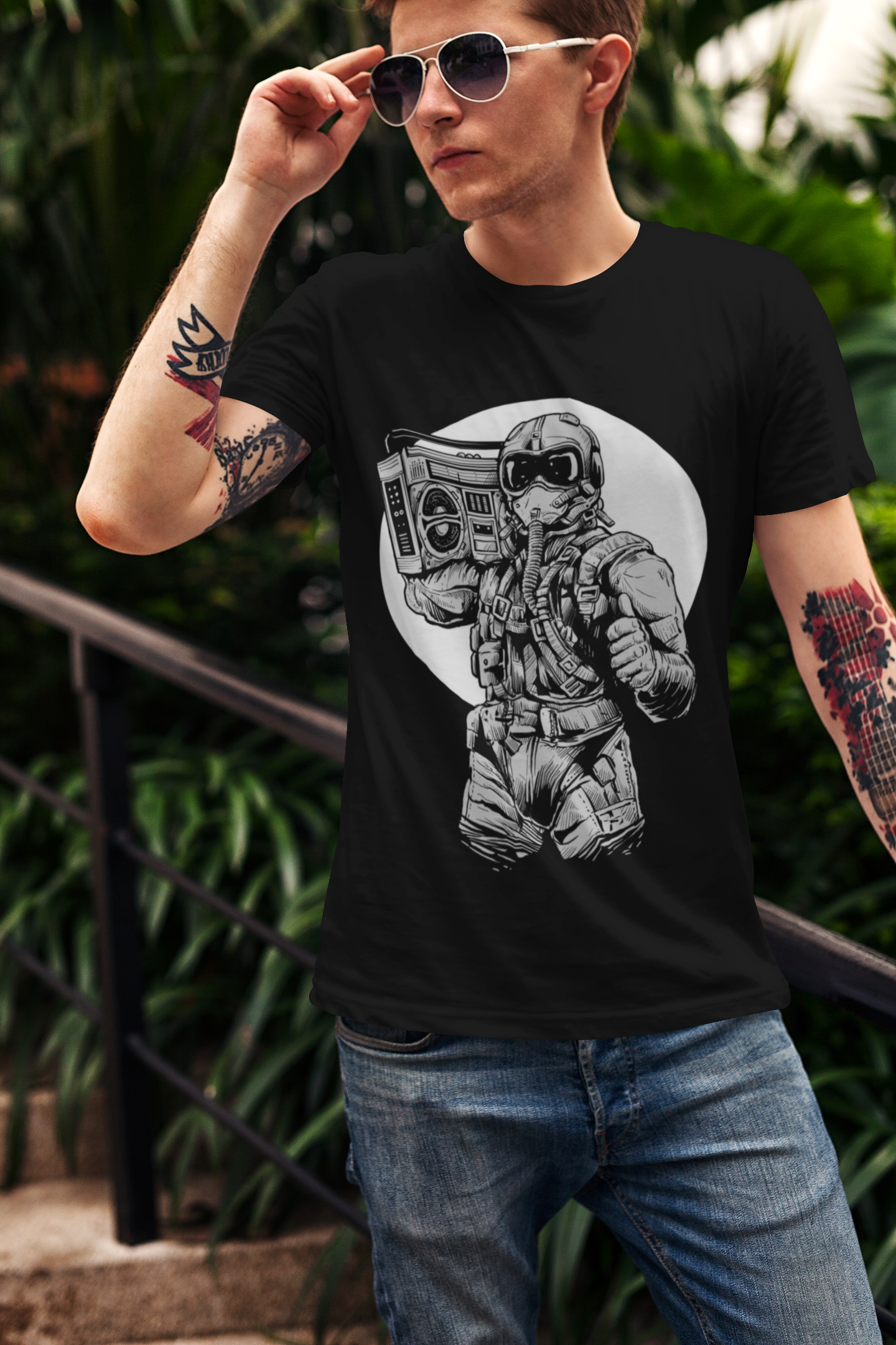 T-shirt ULTRABASIC pour hommes Pilot Fighter Boombox sur l'épaule - Chemise de musique drôle