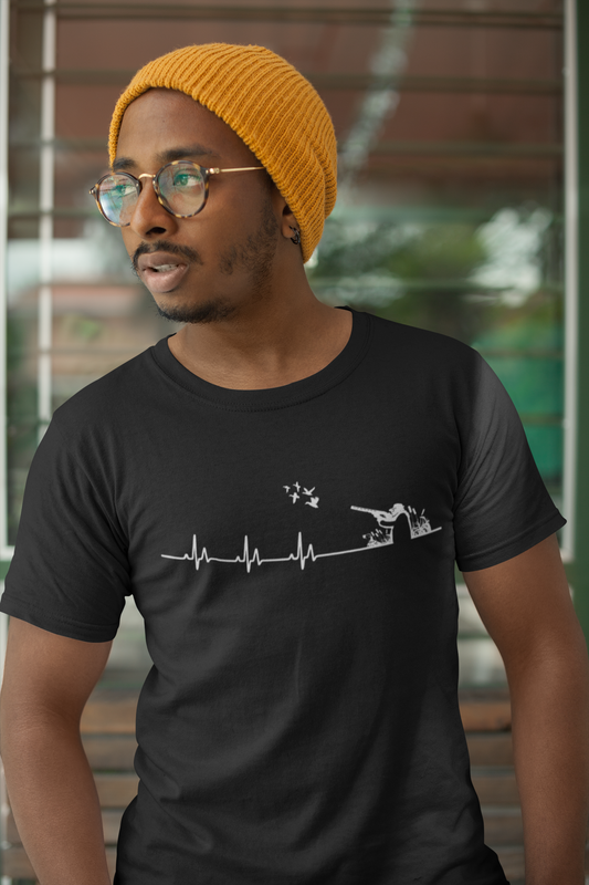 ULTRABASIC Men's T-Shirt Heartbeat Hunter - Funny Hunting Tee Shirt
